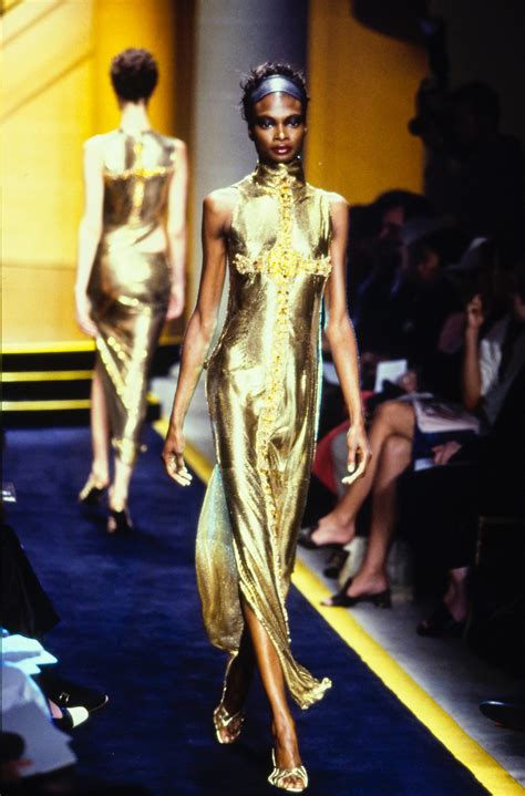 ultima sfilata gianni versace 1997|versace collection.